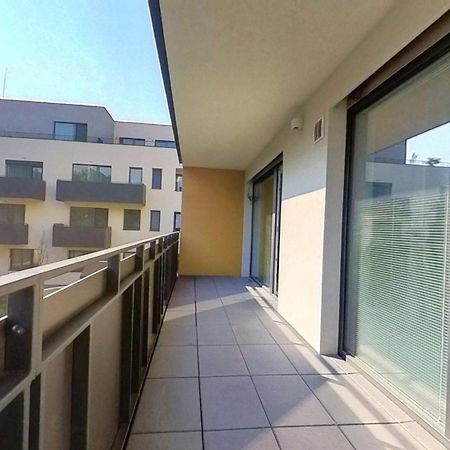 Air-Conditioned 2 Room Apartment, With Terrace, Rovinka 203 Exteriér fotografie