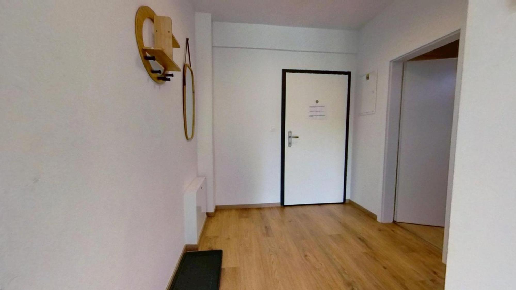 Air-Conditioned 2 Room Apartment, With Terrace, Rovinka 203 Exteriér fotografie
