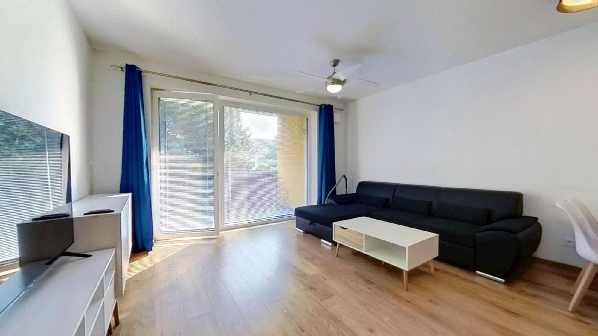 Air-Conditioned 2 Room Apartment, With Terrace, Rovinka 203 Exteriér fotografie